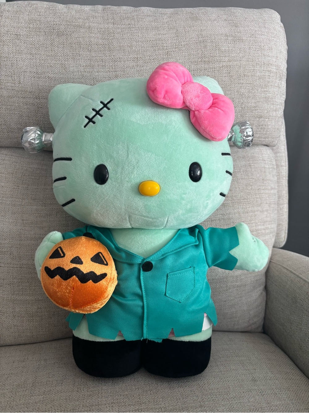 Hello Kitty Frankenstein Greeter